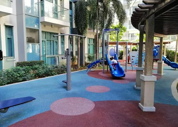 Econo Two Palm Tree Apartment Manila