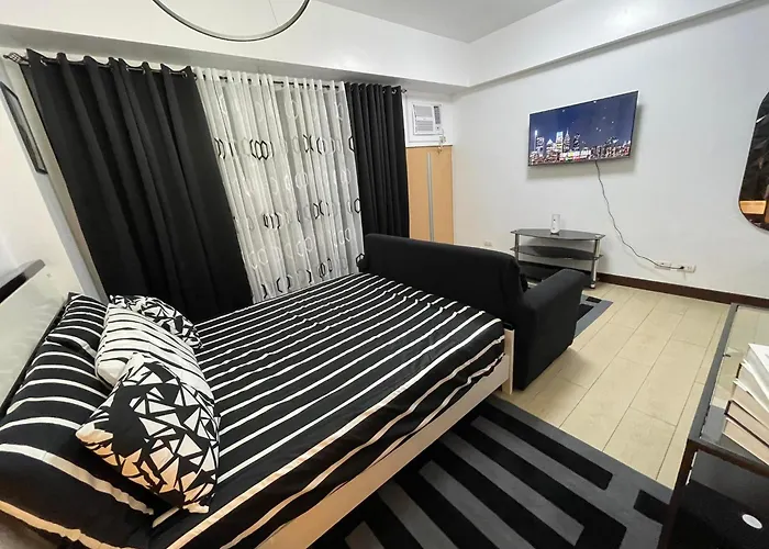 Econo Two Palm Tree Apartment *